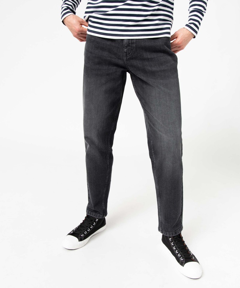 Jean homme coupe tapered et délavé